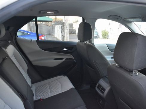 Used 2020 Chevrolet Equinox LS w/ LS Convenience Package image 25