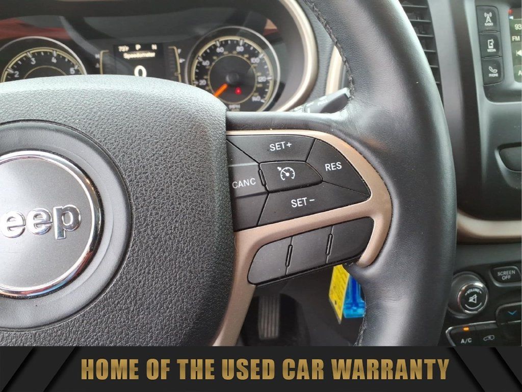 Used 2015 Jeep Cherokee Latitude w/ Cold Weather Group FWD image 22