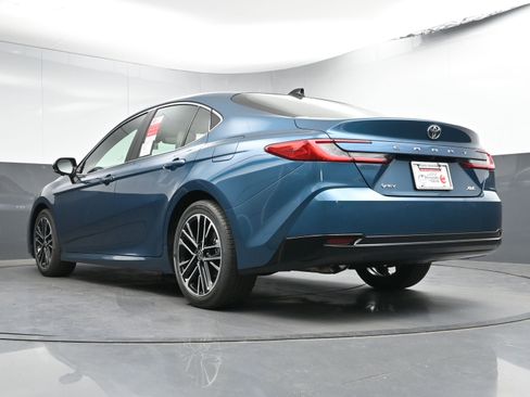 Used 2025 Toyota Camry XLE w/ Premium Plus Package image 25