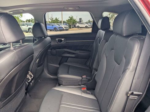 Certified 2023 Kia Sorento SX AWD/4WD image 17