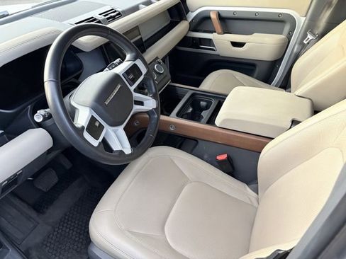 Used 2023 Land Rover Defender 110 S image 8