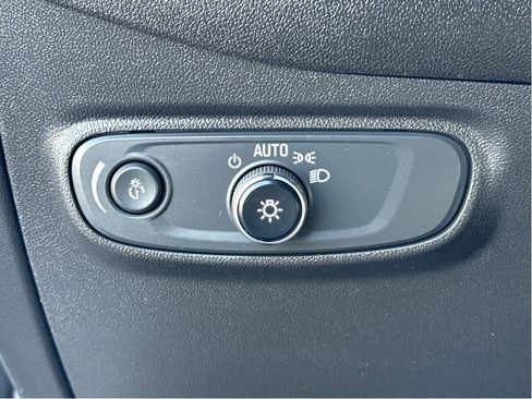 Used 2024 Chevrolet Equinox LT image 12