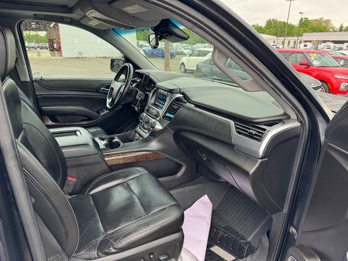 Used 2019 Chevrolet Suburban LT image 10
