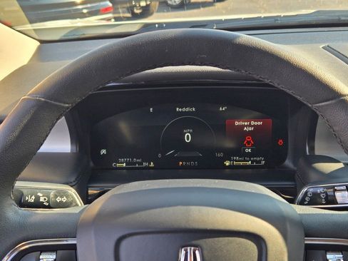 Certified 2022 Lincoln Nautilus AWD w/ Premium Package image 32