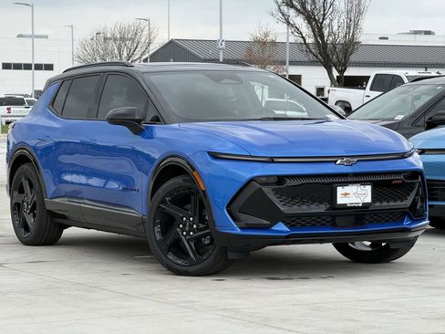 New 2026 Chevrolet Equinox EV RS image 2