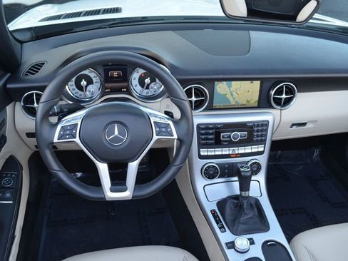 Used 2015 Mercedes-Benz SLK 250 image 50