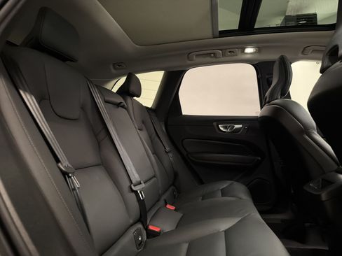 Used 2025 Volvo XC60 B5 Plus AWD/4WD image 29