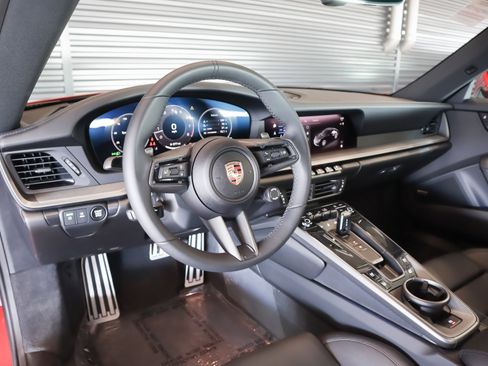 Used 2025 Porsche 911 Carrera S image 4