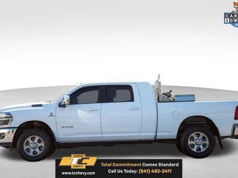 Used 2025 RAM 3500 Laramie AWD/4WD image 5