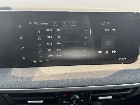 Used 2026 Nissan Kicks SV FWD image 24