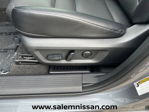 Used 2023 Nissan Rogue SV w/ SV Premium B Package AWD/4WD image 16