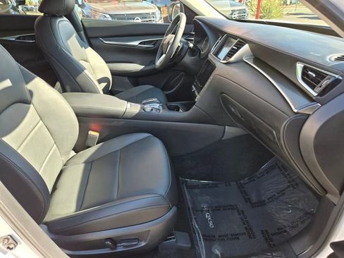 Certified 2025 INFINITI QX50 Pure image 21