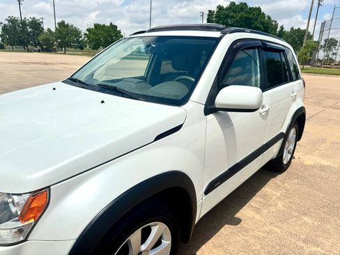 Used 2011 Suzuki Grand Vitara Limited image 6