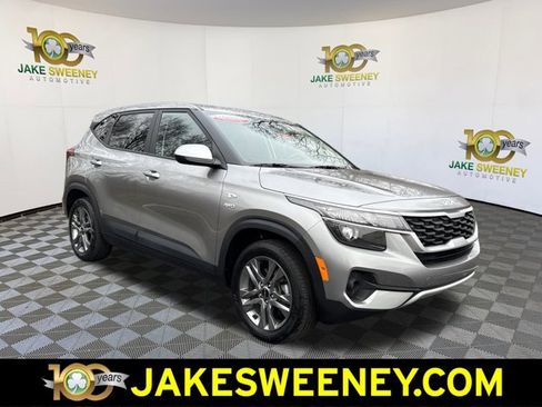 Certified 2023 Kia Seltos LX image 1