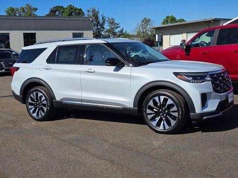 New 2026 Ford Explorer Platinum AWD/4WD image 3