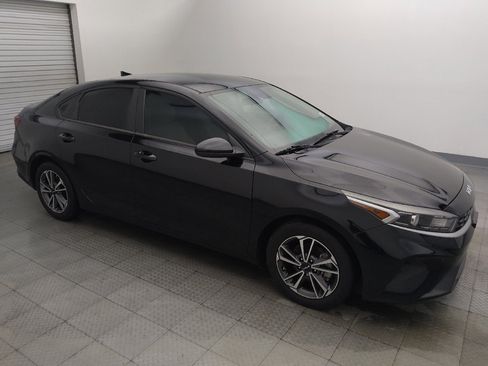Used 2022 Kia Forte LXS FWD image 11