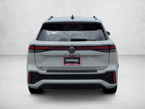 New 2026 Volkswagen Tiguan SE R-Line FWD image 6