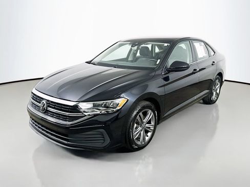 Used 2024 Volkswagen Jetta SE FWD image 3
