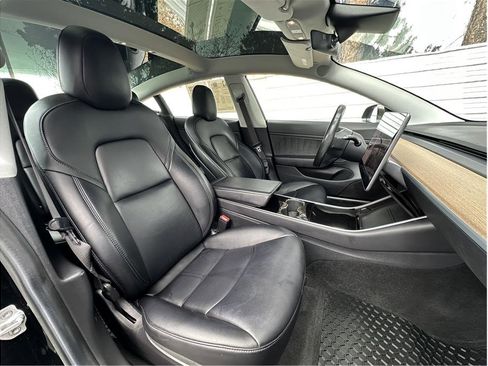 Used 2018 Tesla Model 3 Long Range image 15