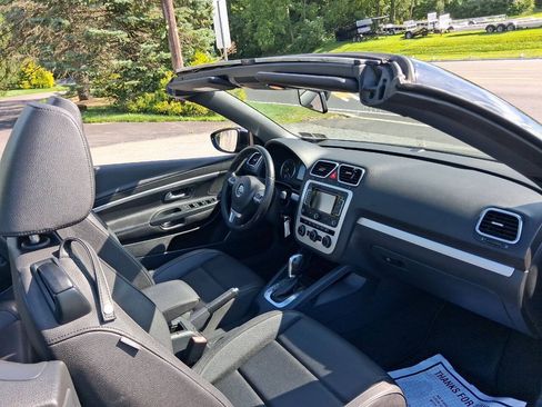 Used 2015 Volkswagen Eos Komfort FWD image 31