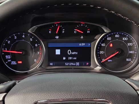 Used 2023 GMC Acadia SLT image 15