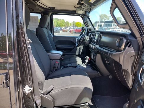 Used 2018 Jeep Wrangler Unlimited Sport w/ Dual Top Group AWD/4WD image 21