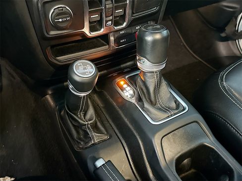 Used 2021 Jeep Wrangler Unlimited Sahara image 18