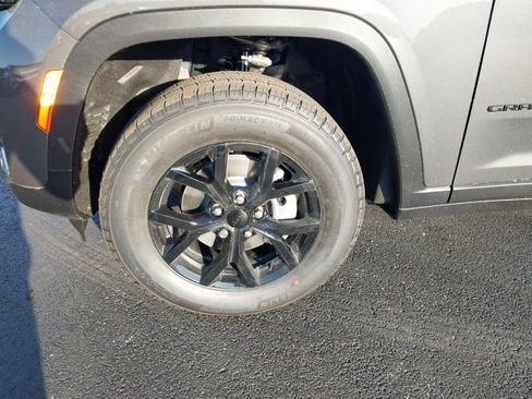 New 2025 Jeep Grand Cherokee Laredo image 15