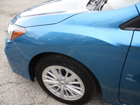 Used 2018 Subaru Impreza 2.0i Premium image 13