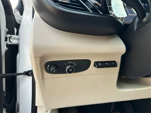 Used 2023 Buick Envision Avenir image 21