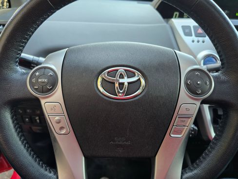 Used 2016 Toyota Prius V Five image 24