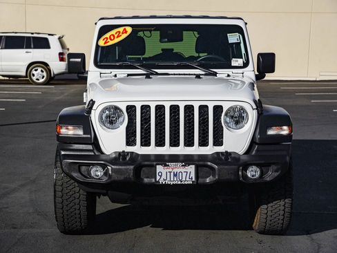 Used 2024 Jeep Wrangler Sport S image 2