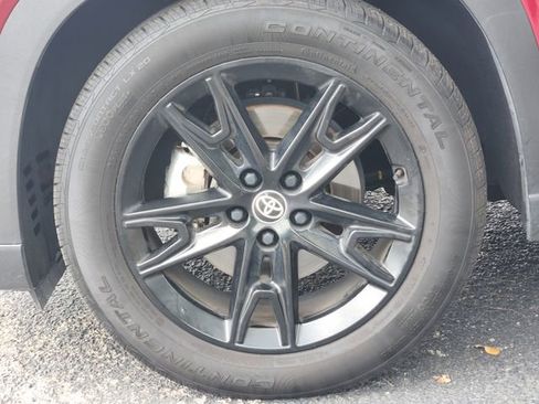 Certified 2025 Toyota Grand Highlander FWD image 9