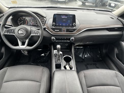 Used 2023 Nissan Altima 2.5 SV image 22