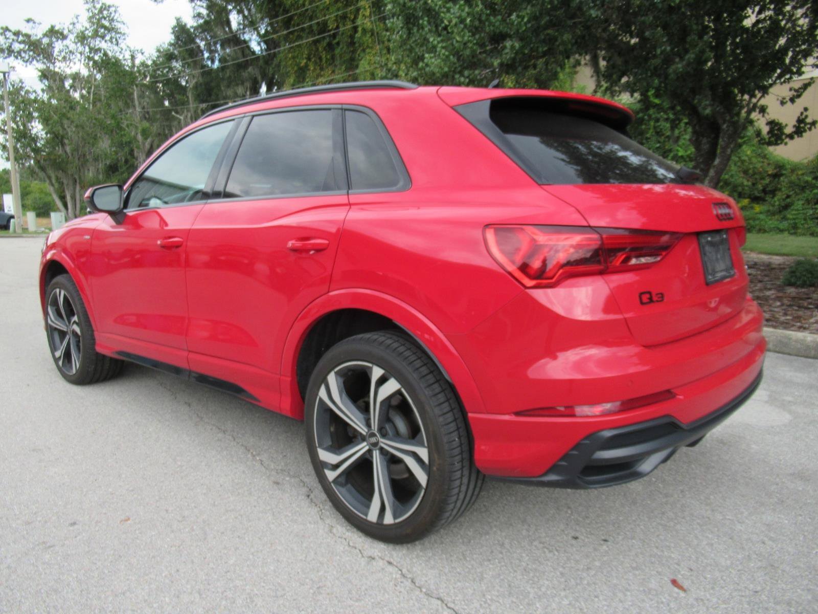 Used 2023 Audi Q3 2.0T Premium Plus w/ Premium Plus Package AWD/4WD image 5