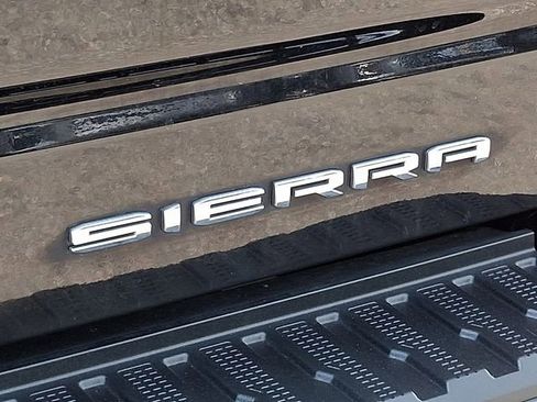 Used 2021 GMC Sierra 1500 Denali w/ Denali Ultimate Package AWD/4WD image 24