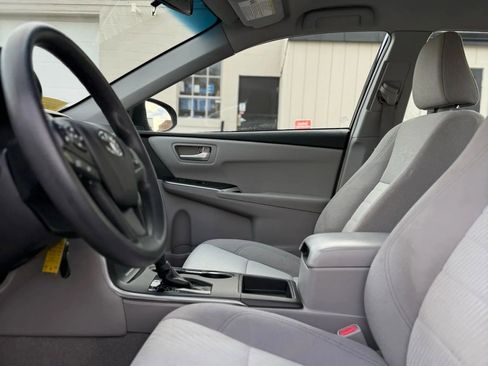 Used 2015 Toyota Camry LE FWD image 17