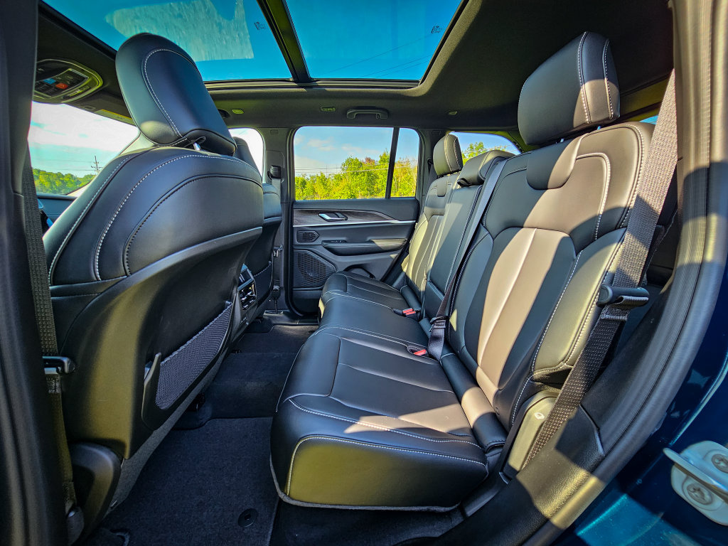 New 2027 Jeep Grand Cherokee Limited AWD/4WD image 33