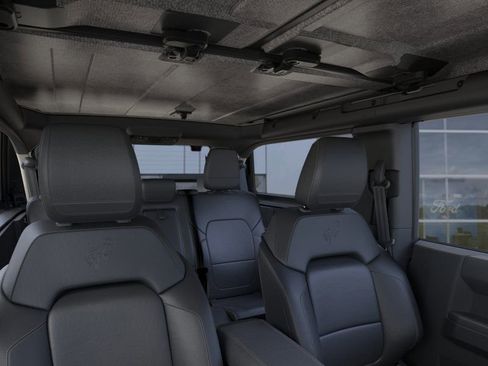 New 2025 Ford Bronco Badlands image 12