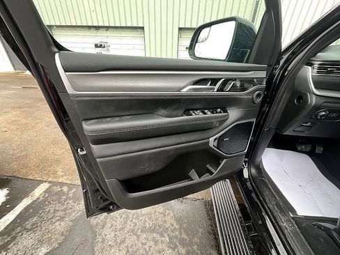 New 2026 Jeep Grand Wagoneer Limited AWD/4WD image 12