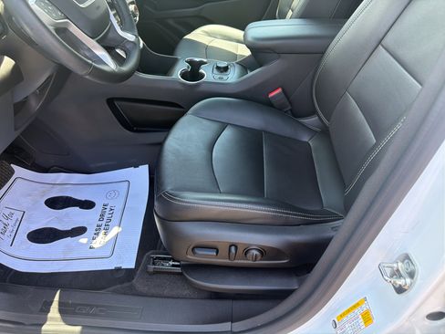 Used 2024 GMC Terrain SLT AWD/4WD image 37
