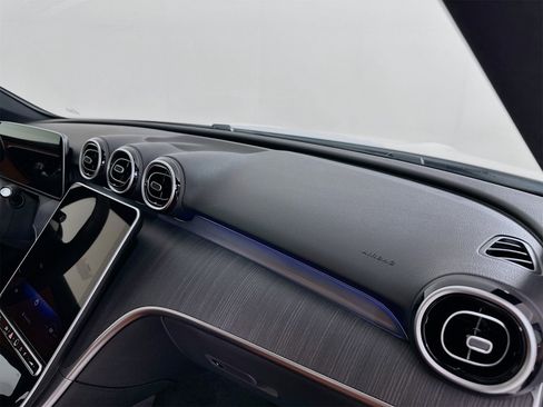 Used 2025 Mercedes-Benz C 300 Sedan image 31
