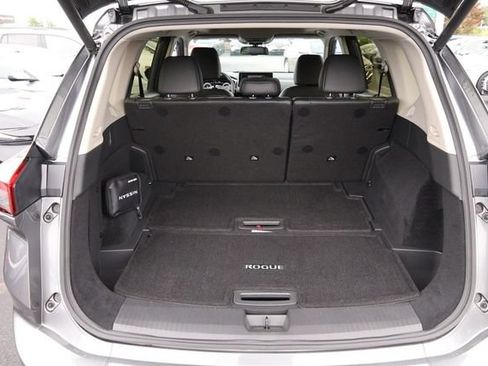 Certified 2025 Nissan Rogue SL w/ SL Premium Package AWD/4WD image 7