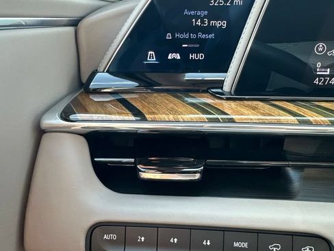 Certified 2023 Cadillac Escalade Premium Luxury Platinum w/ Heavy-Duty Trailer Package AWD/4WD image 16