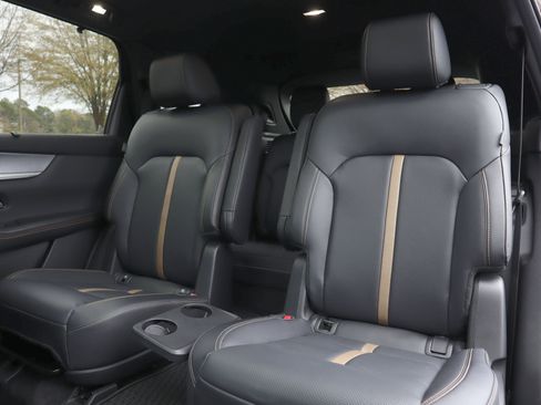 Certified 2025 MAZDA CX-90 3.3 Turbo w/ Premium Plus Pkg image 9