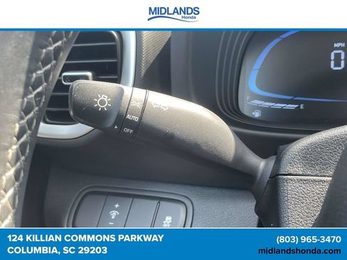 Used 2025 Hyundai Venue SEL FWD image 22