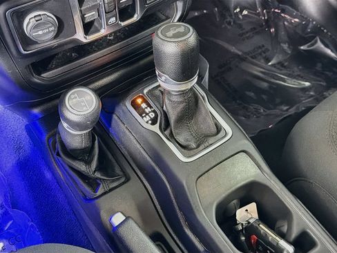 Used 2021 Jeep Wrangler Unlimited Sport AWD/4WD image 17
