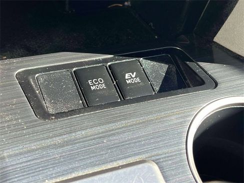 Used 2013 Toyota Camry LE image 31