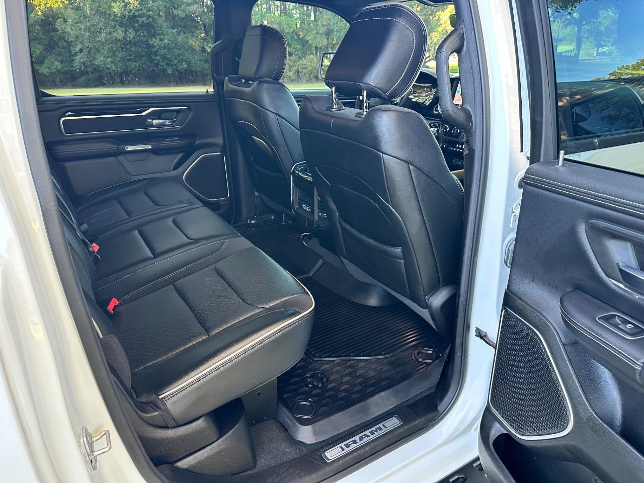 Used 2022 RAM 1500 Laramie w/ Sport Appearance Package AWD/4WD image 21