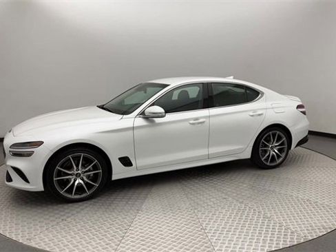 Used 2023 Genesis G70 2.0T image 6